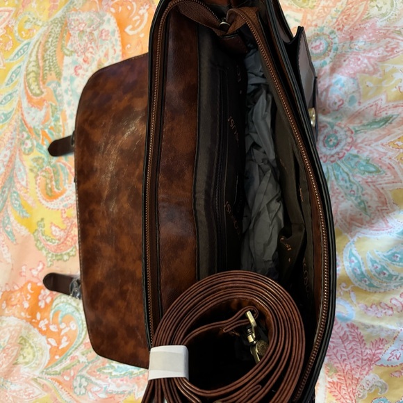Never used. Adorable vintage looking women’s leather briefcase bag. - Picture 4 of 9